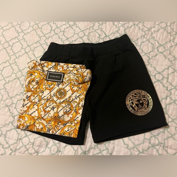 Versace Outfit - Picture 4 of 10